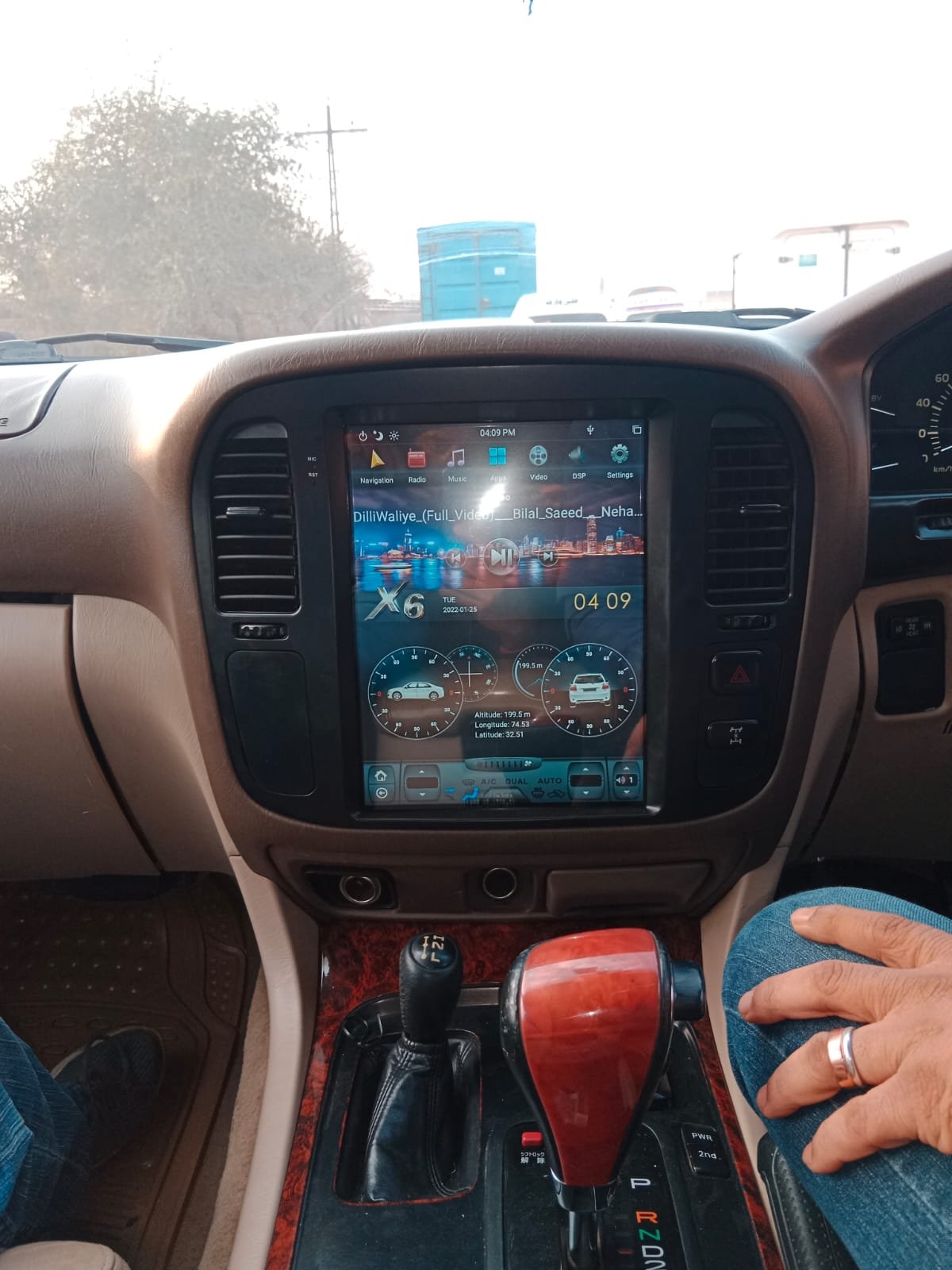 LAND CRUISER 1998-2002 MULTIMEDIA TESLA PANEL